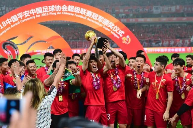 杨瀚森替补发光发热，助中国男篮轻取卡塔尔